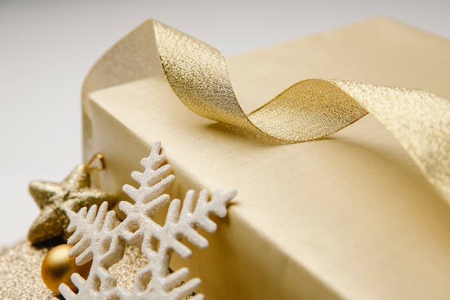 the-psychology-of-gift-giving-during-the-holidays